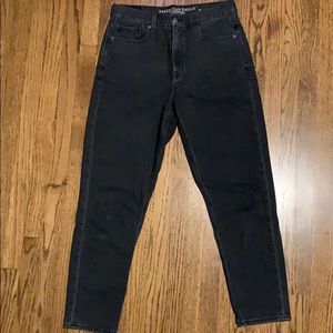 Adorable 💞 Black AE Mom Jeans!